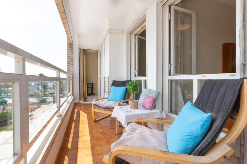 Апартаменти Playa Huelin Apartamento Малага Екстер'єр фото