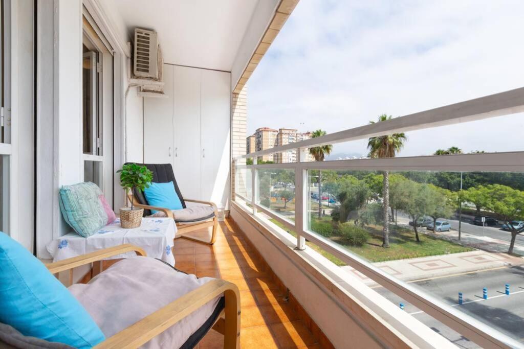 Апартаменти Playa Huelin Apartamento Малага Екстер'єр фото